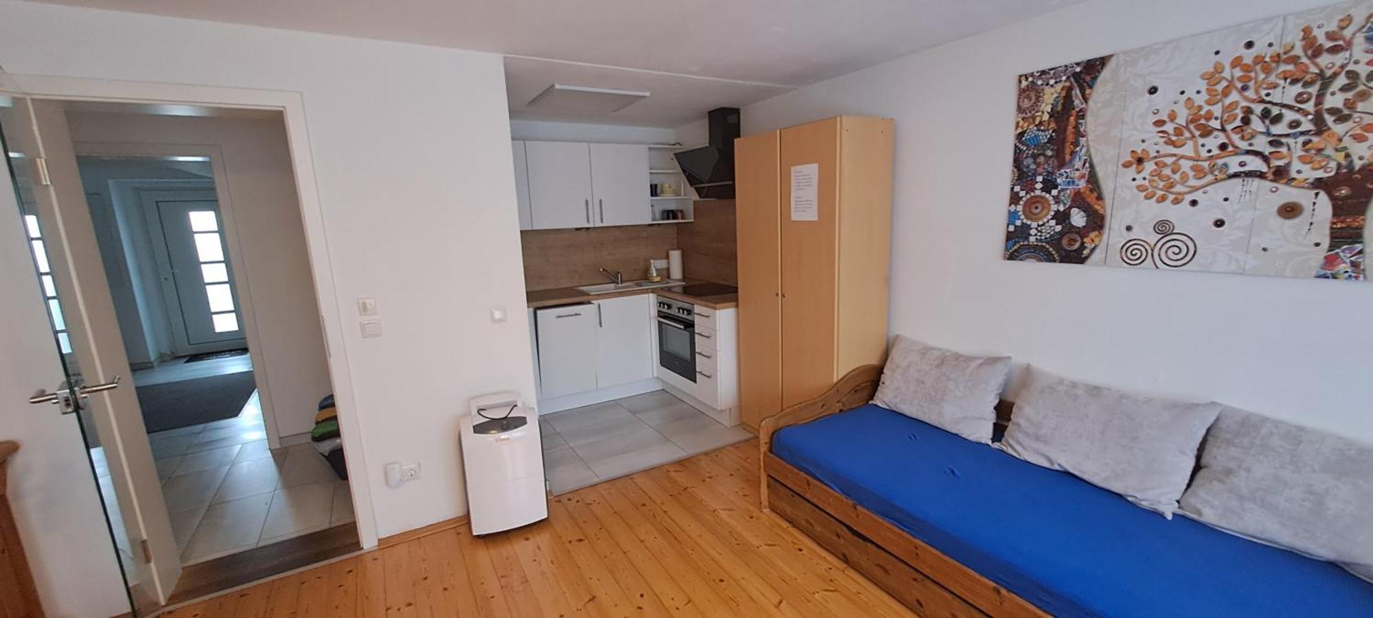 Helle Souterrainwohnung Naehe Flughafen, Landshut Und Muenchen 1 Bis 5 Personen Bruckberg Exterior photo